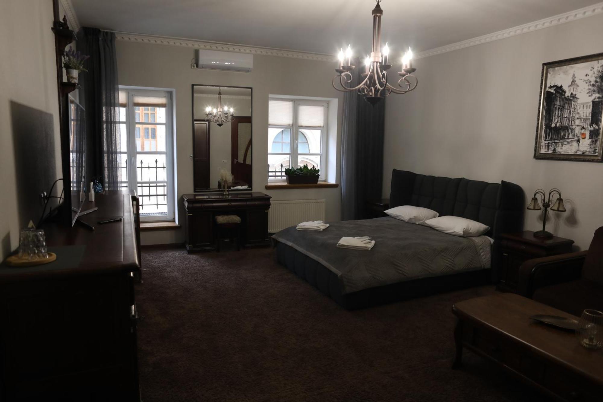 U Dominicana Kamianets-Podilsky Extérieur photo